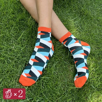 Kadınlar 2 Pairs spor çorapları Harajuku Trend Baskı Çorap Kadın Renkli Bahar Tayt Çorap Öğrenci Kore Rahat Orta Çorap